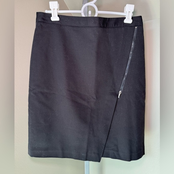 Rafaella Classic Black skirt with asymmetrical zipper detail‎ size 4 - Picture 1 of 5